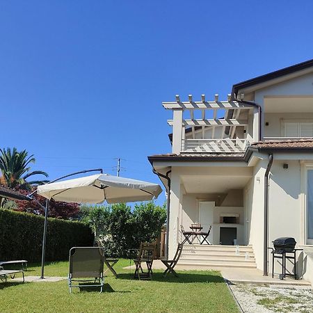 Holiday Home Casa Simone In Lido Di Camaiore Exterior foto