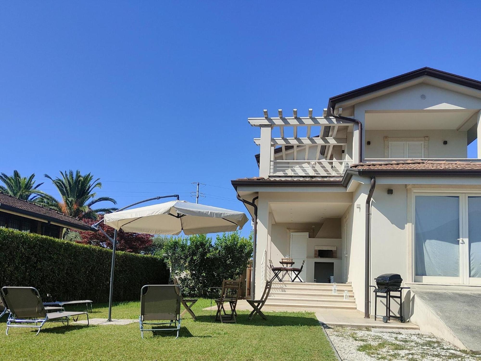 Holiday Home Casa Simone In Lido Di Camaiore Exterior foto